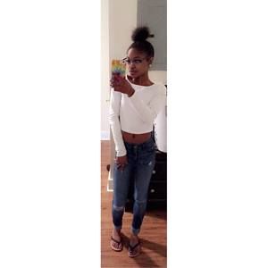 Meet your Posher, Amia